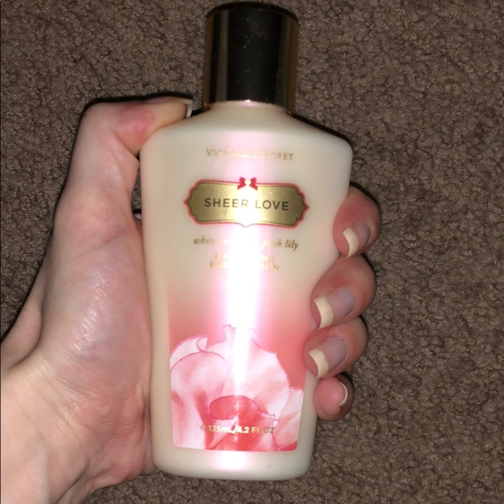 NEED GONE 4.2oz sheer love VS lotion.